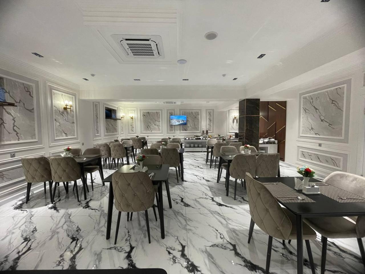 Friday Old City Hotel Tasjkent Buitenkant foto