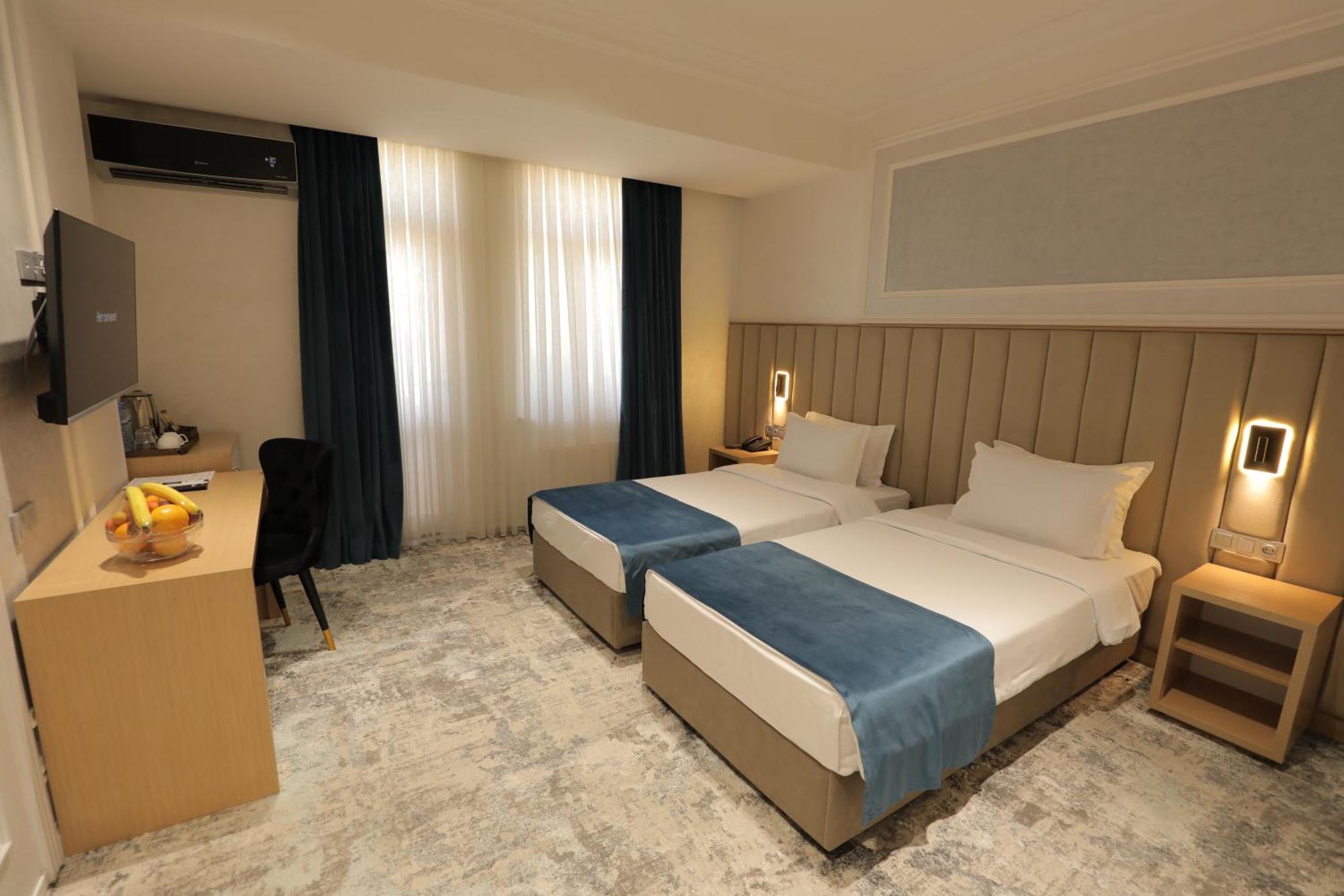 Friday Old City Hotel Tasjkent Buitenkant foto