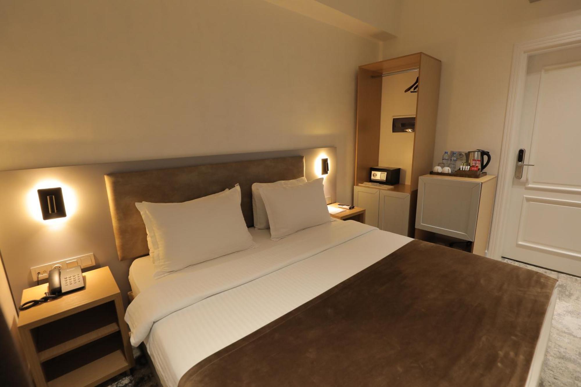 Friday Old City Hotel Tasjkent Buitenkant foto